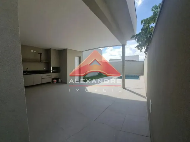 Casa com 300m² 3 quartos e 2 banheiros, à venda, no bairro Condomínio Terras do Vale em Caçapava