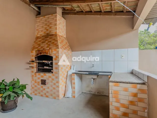 Casa com 660m² 3 quartos e 2 banheiros, à venda, no bairro Uvaranas em Ponta Grossa