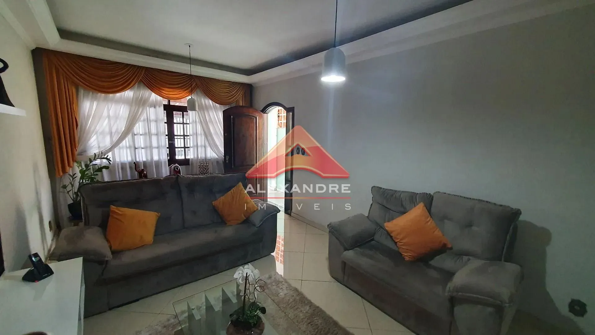 Casa, 3 quartos, 197 m² - Foto 1
