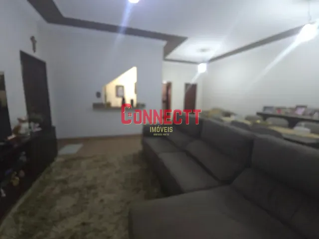 Casa com 250m² 3 quartos e 2 banheiros, à venda, no bairro Jardim Anhangüera em Ribeirão Preto