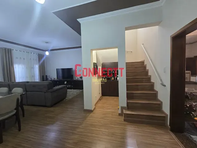 Casa com 250m² 3 quartos e 2 banheiros, à venda, no bairro Jardim Anhangüera em Ribeirão Preto