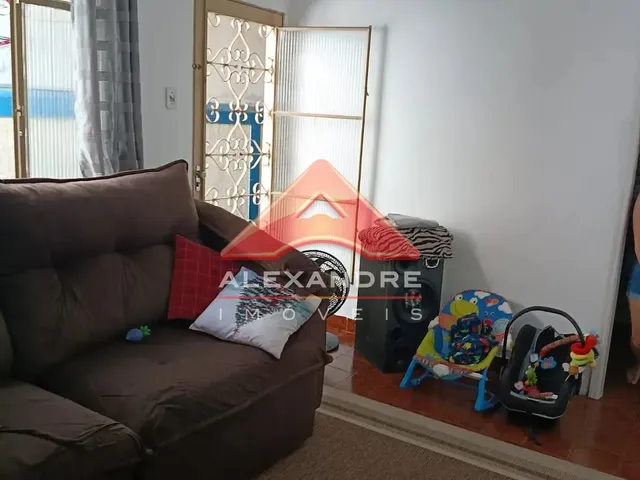 Casa com 150m² 2 quartos e 1 banheiro, à venda, no bairro Jardim Ismênia em São José Dos Campos