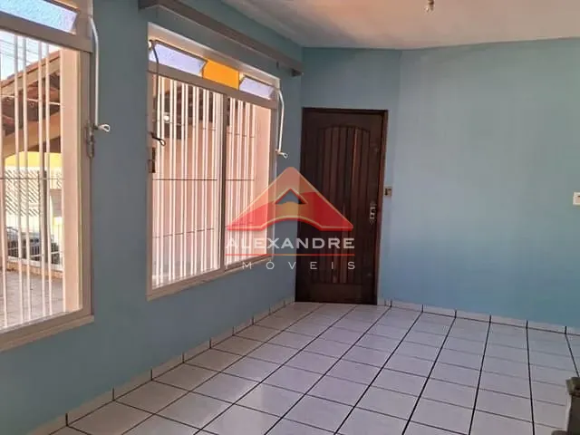 Casa com 250m² 3 quartos e 2 banheiros, à venda, no bairro Jardim Ismênia em São José dos Campos