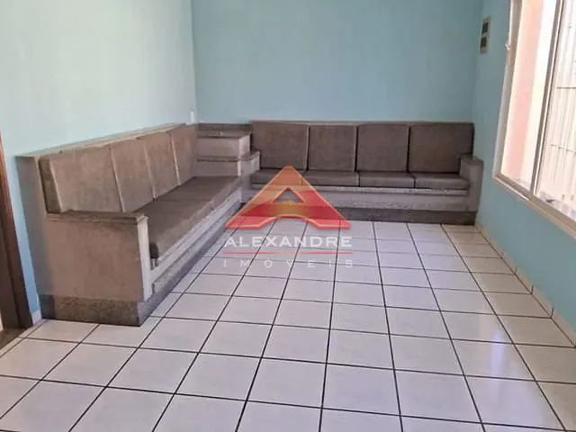 Casa com 250m² 3 quartos e 2 banheiros, à venda, no bairro Jardim Ismênia em São José dos Campos
