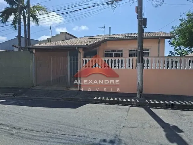 Casa com 250m² 3 quartos e 2 banheiros, à venda, no bairro Jardim Ismênia em São José dos Campos