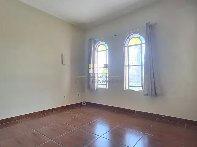 Casa com 225m² 2 quartos e 2 banheiros, à venda, no bairro Jardim Luiz Cia em Sumaré