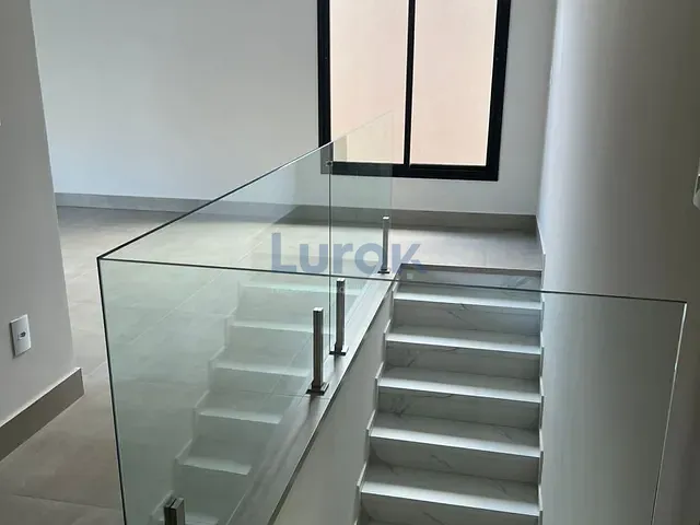 Casa com 300m² 3 quartos e 4 banheiros, à venda, no bairro Roncáglia em Valinhos