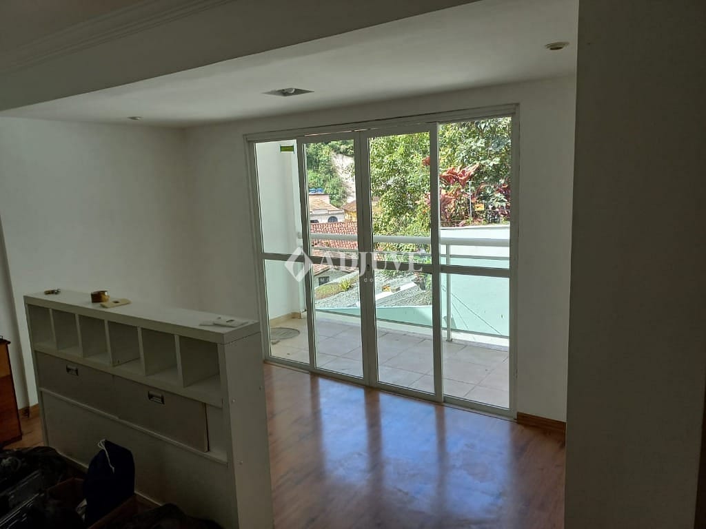Casa à venda com 4 quartos, 130m² - Foto 9