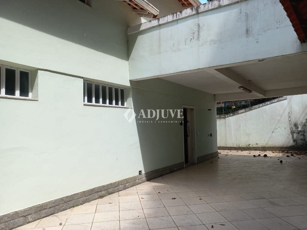 Casa à venda com 4 quartos, 130m² - Foto 12