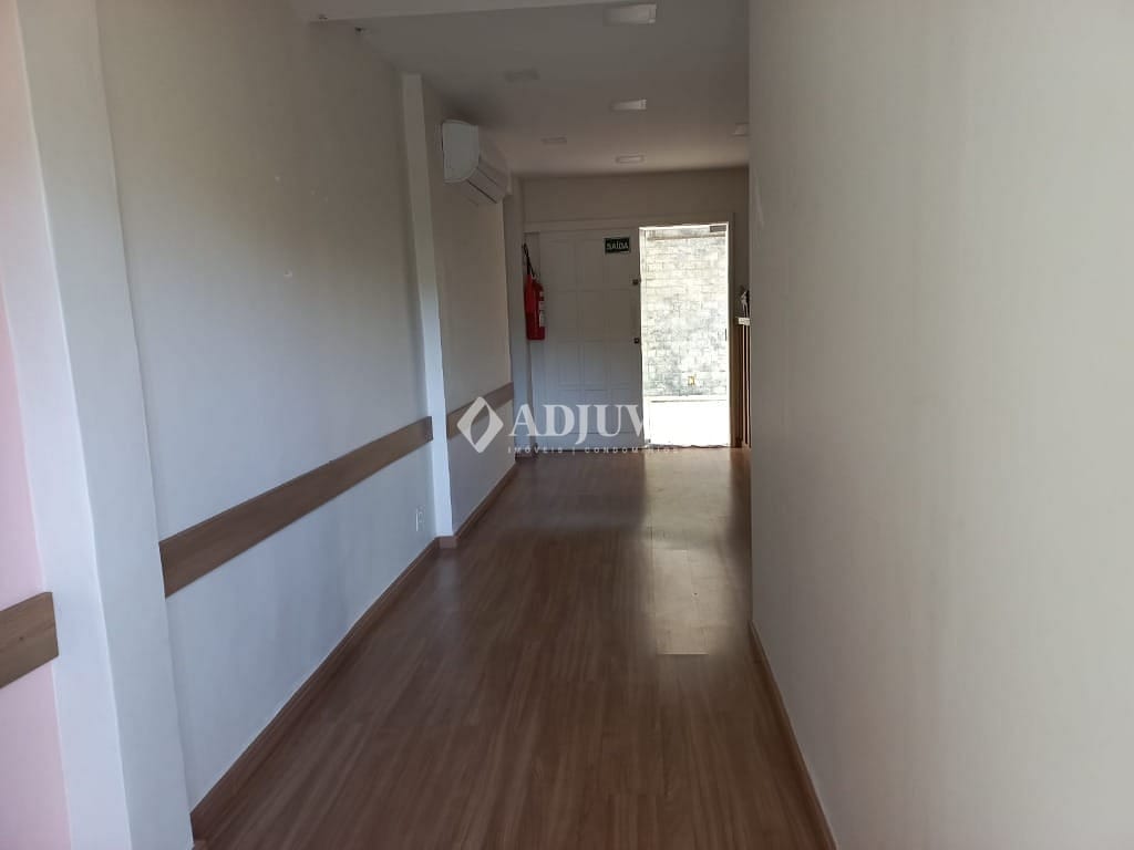 Casa à venda com 4 quartos, 130m² - Foto 15