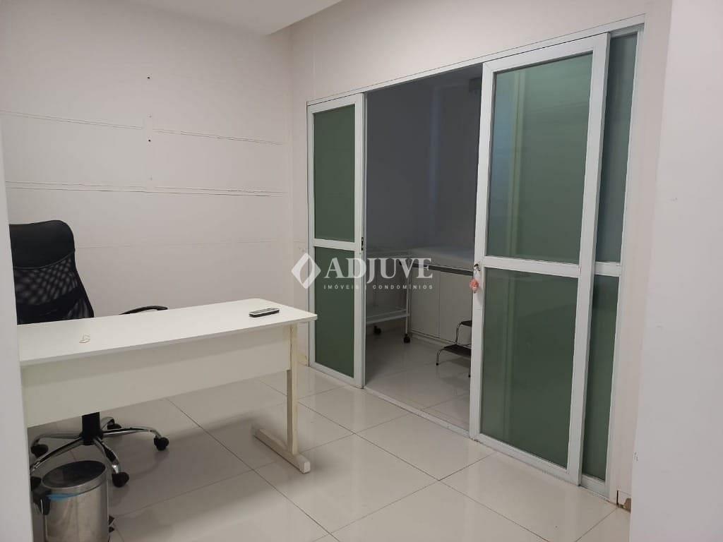Casa à venda com 4 quartos, 130m² - Foto 19