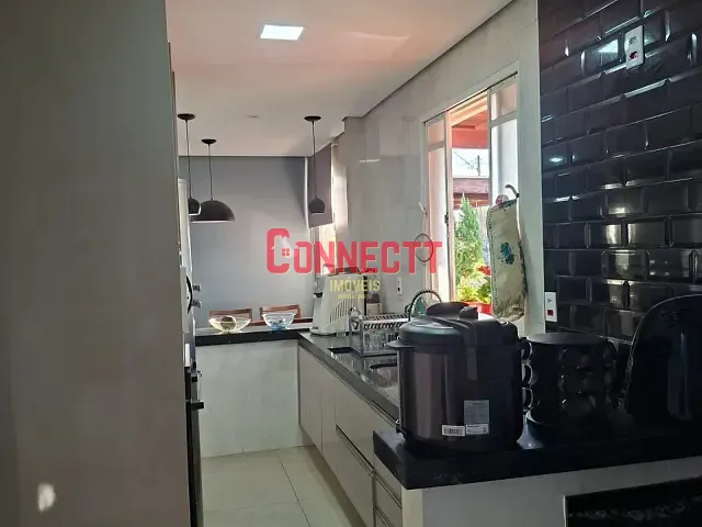 Casa com 363m² 3 quartos e 2 banheiros, à venda, no bairro Jardim Ouro Branco em Ribeirão Preto