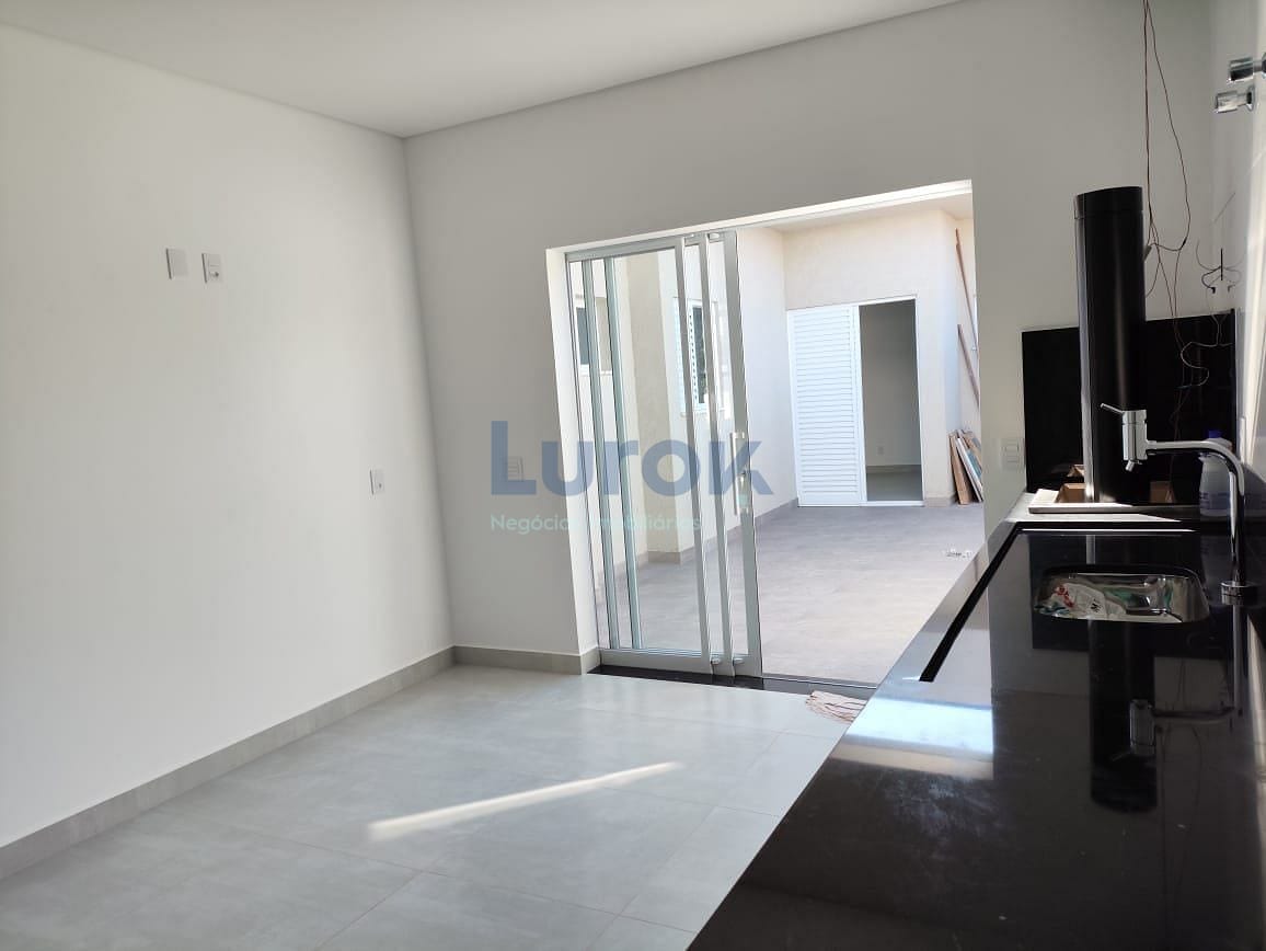Casa à venda com 3 quartos, 140m² - Foto 10