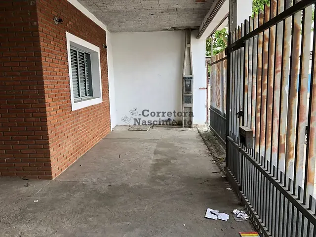 Casa com 410m² 2 quartos e 1 banheiro, à venda, no bairro Vila Pinheiro em Jacareí