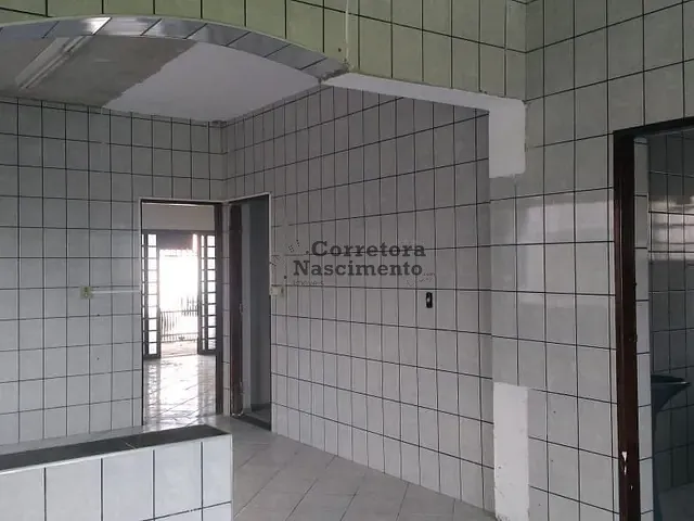 Casa com 410m² 2 quartos e 1 banheiro, à venda, no bairro Vila Pinheiro em Jacareí