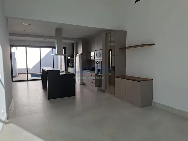 Casa com 300m² 3 quartos e 4 banheiros, à venda, no bairro Roncáglia em Valinhos