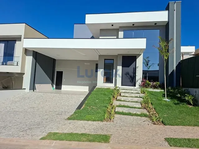 Casa com 300m² 3 quartos e 4 banheiros, à venda, no bairro Roncáglia em Valinhos