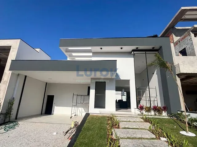 Casa com 300m² 3 quartos e 4 banheiros, à venda, no bairro Roncáglia em Valinhos