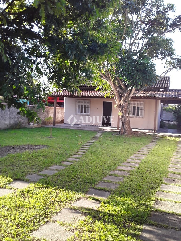 Casa à venda com 3 quartos, 125m² - Foto 1