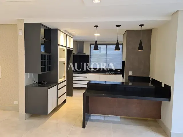 Casa com 220m² 3 quartos e 5 banheiros, à venda, no bairro Esperança em Londrina