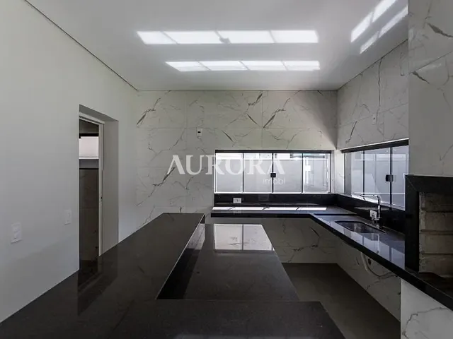 Casa com 255m² 3 quartos e 4 banheiros, à venda, no bairro Abussafe em Londrina