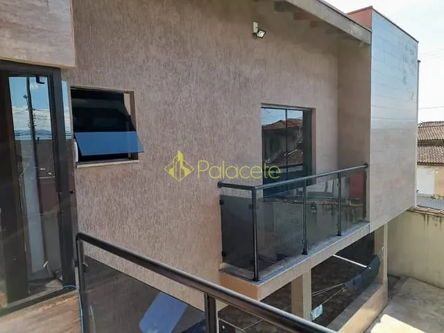 Casa com 180m² 2 quartos e 4 banheiros, à venda, no bairro Residencial Mombaça em Pindamonhangaba