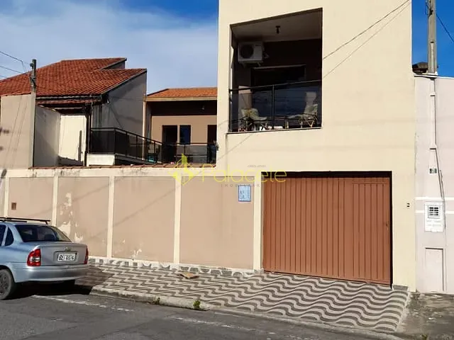 Casa com 180m² 2 quartos e 4 banheiros, à venda, no bairro Residencial Mombaça em Pindamonhangaba