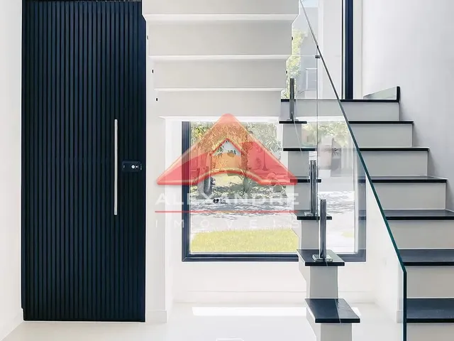 Casa com 250m² 3 quartos e 4 banheiros, à venda, no bairro Jardim Crystal Park em Jacareí