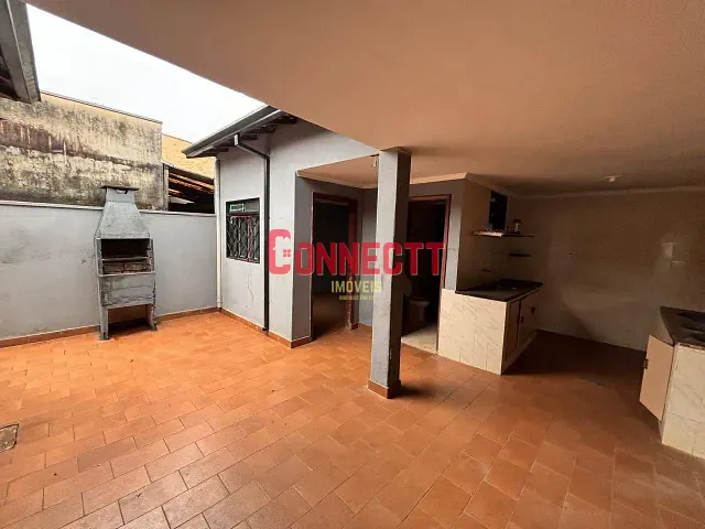 Casa com 300m² 3 quartos e 2 banheiros, à venda, no bairro Centro em Brodowski