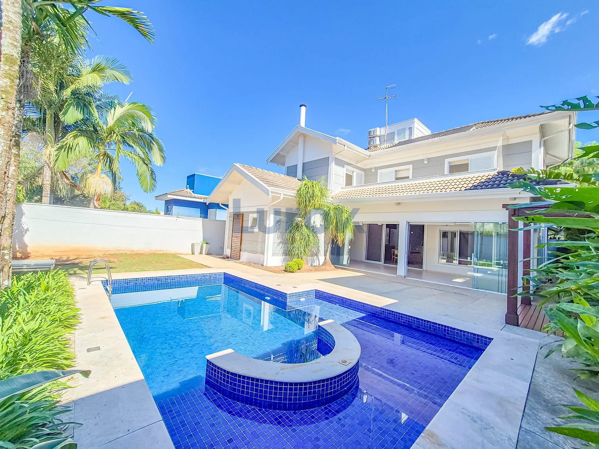 Casa, 4 quartos, 342 m² - Foto 1