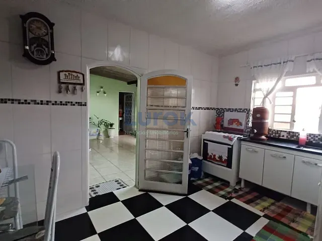 Casa com 200m², à venda, no bairro Jardim Santo Antônio em Valinhos