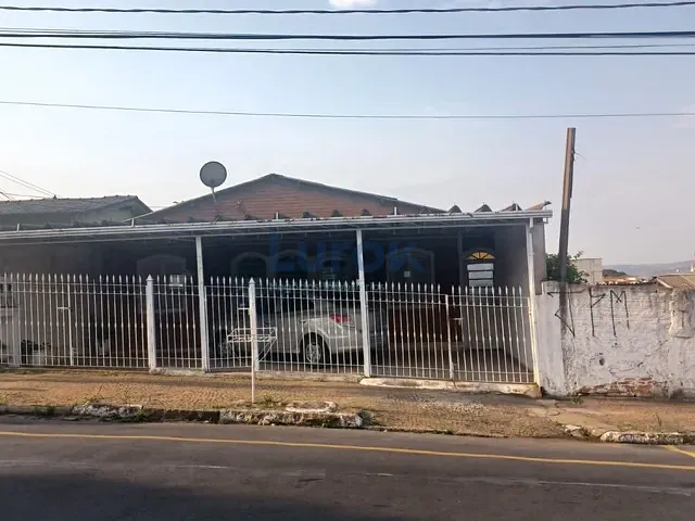 Casa com 200m², à venda, no bairro Jardim Santo Antônio em Valinhos