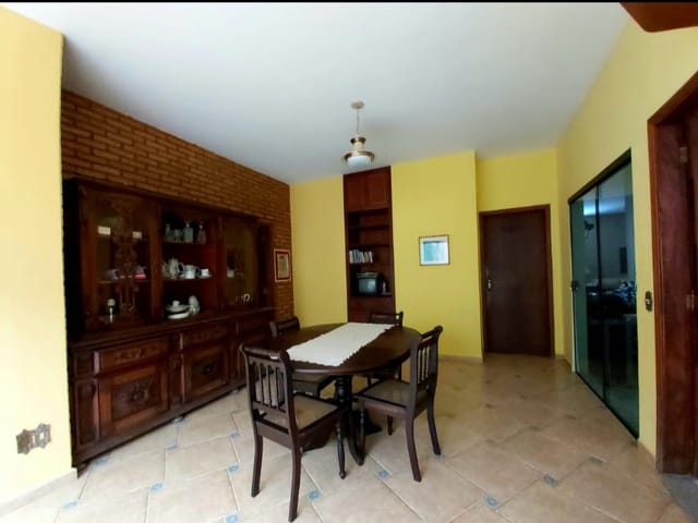 Casa com 720m² 3 quartos e 4 banheiros, à venda, no bairro Jardim Residencial Doutor Lessa em Pindamonhangaba