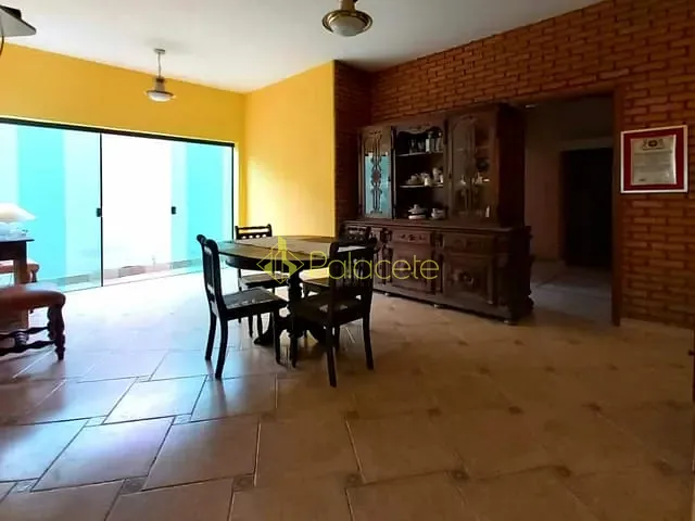 Casa com 720m² 3 quartos e 4 banheiros, à venda, no bairro Jardim Residencial Doutor Lessa em Pindamonhangaba