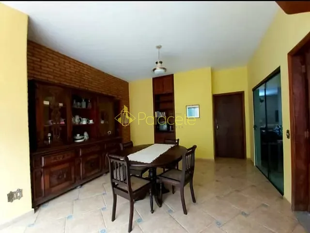 Casa com 720m² 3 quartos e 4 banheiros, à venda, no bairro Jardim Residencial Doutor Lessa em Pindamonhangaba