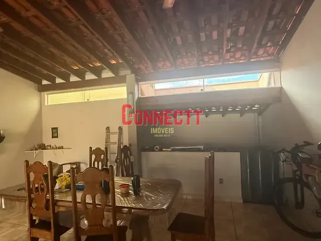 Casa com 250m² 2 quartos e 2 banheiros, à venda, no bairro Planalto Verde em Ribeirão Preto