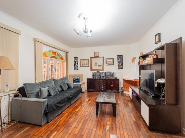 Foto do Casa - Casa tipo para venda em Jardim Alzira com 3 quartos, sendo 1 suíte, 175m² | Lares e Andares Imóveis