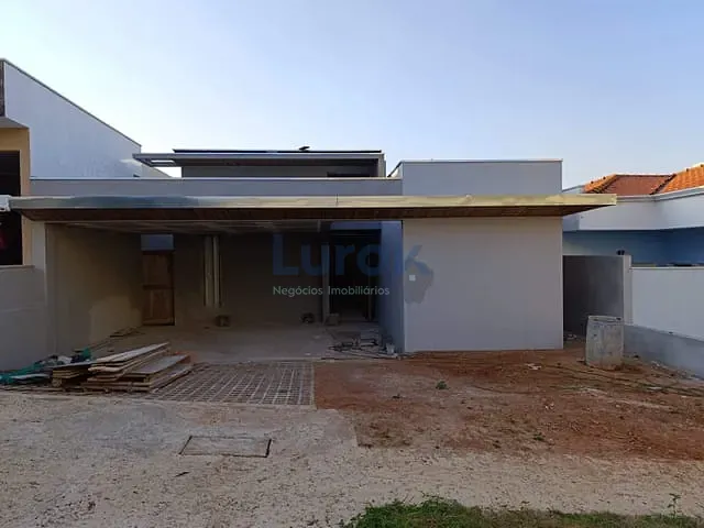 Casa com 300m² 3 quartos e 4 banheiros, à venda, no bairro Roncáglia em Valinhos