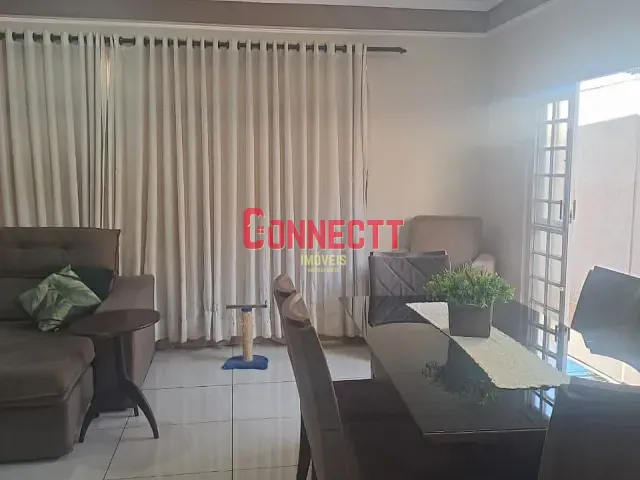 Casa com 198m² 3 quartos e 2 banheiros, à venda, no bairro Vila Tibério em Ribeirão Preto
