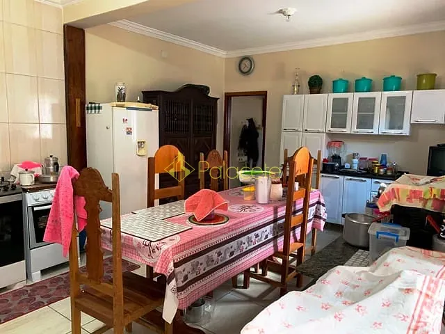 Casa com 174m² 3 quartos e 2 banheiros, à venda, no bairro Residencial e Comercial Cidade Morumbi em Pindamonhangaba