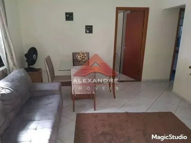 Casa com 300m² 3 quartos e 1 banheiro, à venda, no bairro Cidade Morumbi em São José dos Campos