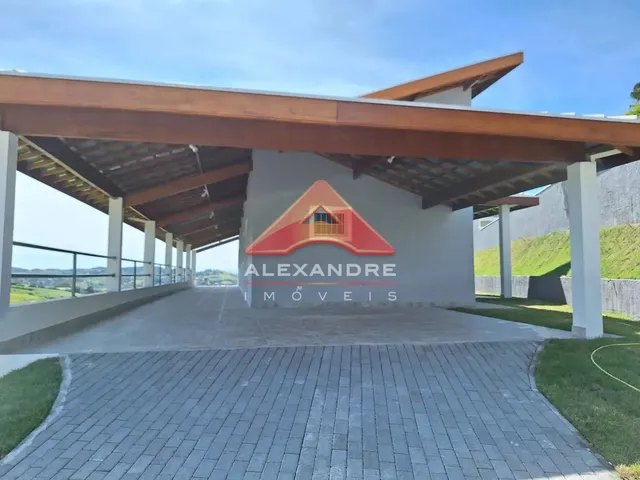 Casa com 1036m² 3 quartos e 2 banheiros, à venda, no bairro Condomínio Residencial Mantiqueira em São José Dos Campos