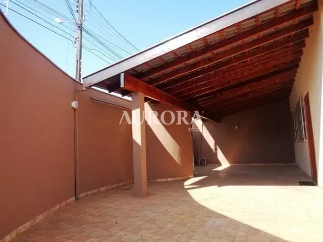 Casa com 200m² 3 quartos e 2 banheiros, à venda, no bairro Conjunto Habitacional Champagnat em Londrina