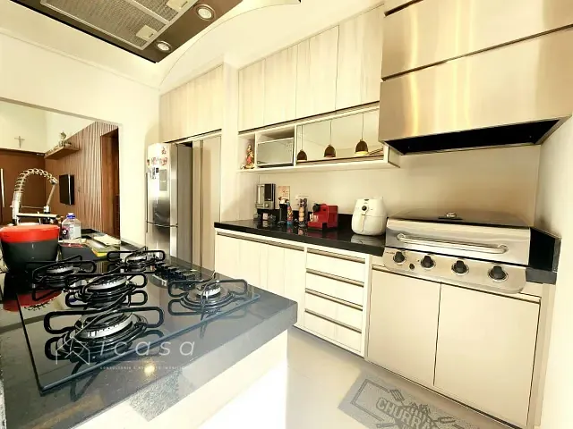 Casa com 300m² 3 quartos e 4 banheiros, à venda, no bairro Residencial Ouro Ville em Taubaté