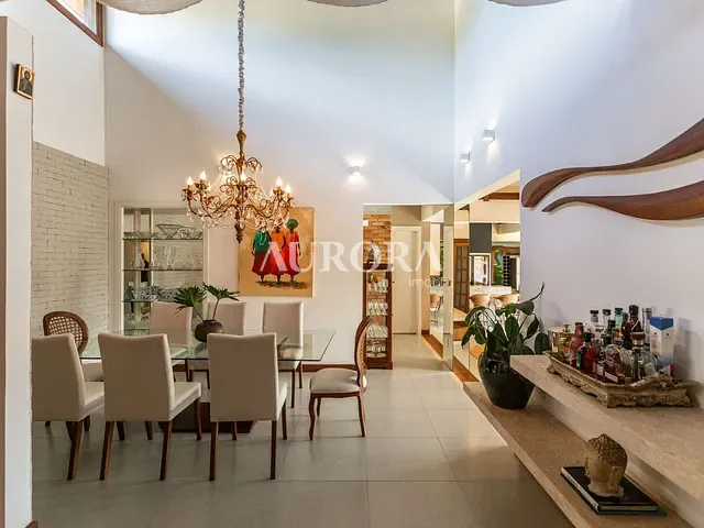 Casa com 680m² 3 quartos e 4 banheiros, à venda, no bairro Tucanos em Londrina