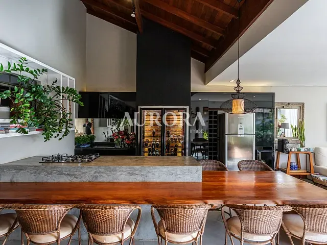 Casa com 680m² 3 quartos e 4 banheiros, à venda, no bairro Tucanos em Londrina