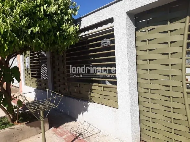 Casa à venda, no bairro Conjunto Farid Libos em Londrina