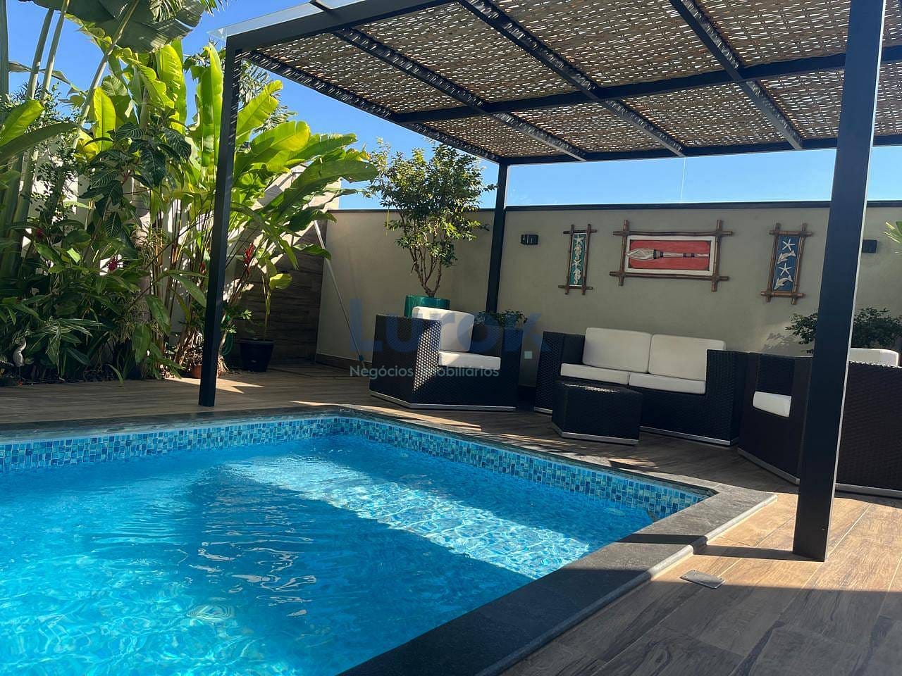 Casa, 4 quartos, 285 m² - Foto 1