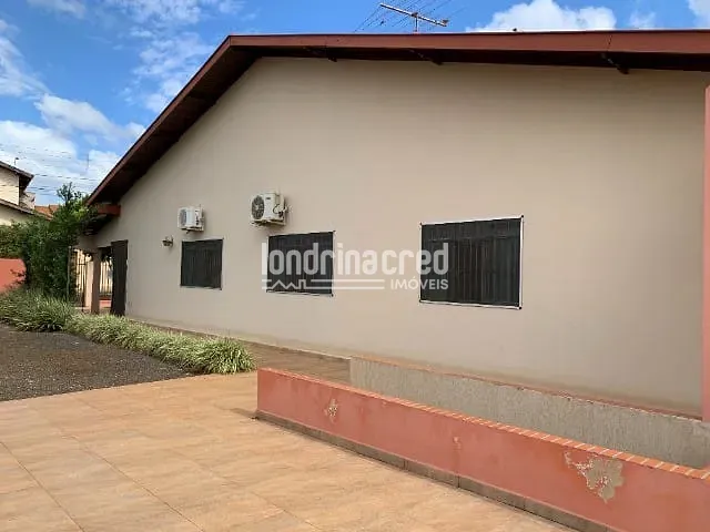Casa com 711m², à venda, no bairro Vila Romana em Ibiporã