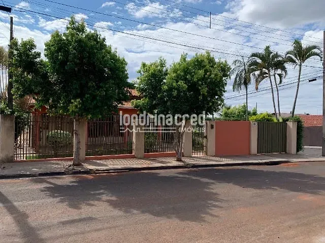 Casa com 711m², à venda, no bairro Vila Romana em Ibiporã